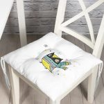 - Pofi-4429-Gorsel - Realhomes Realhomes Beyaz Zeminde Atkılı Baykuş Desenli Modern Pofuduk Sandalye Minderi Realhomes