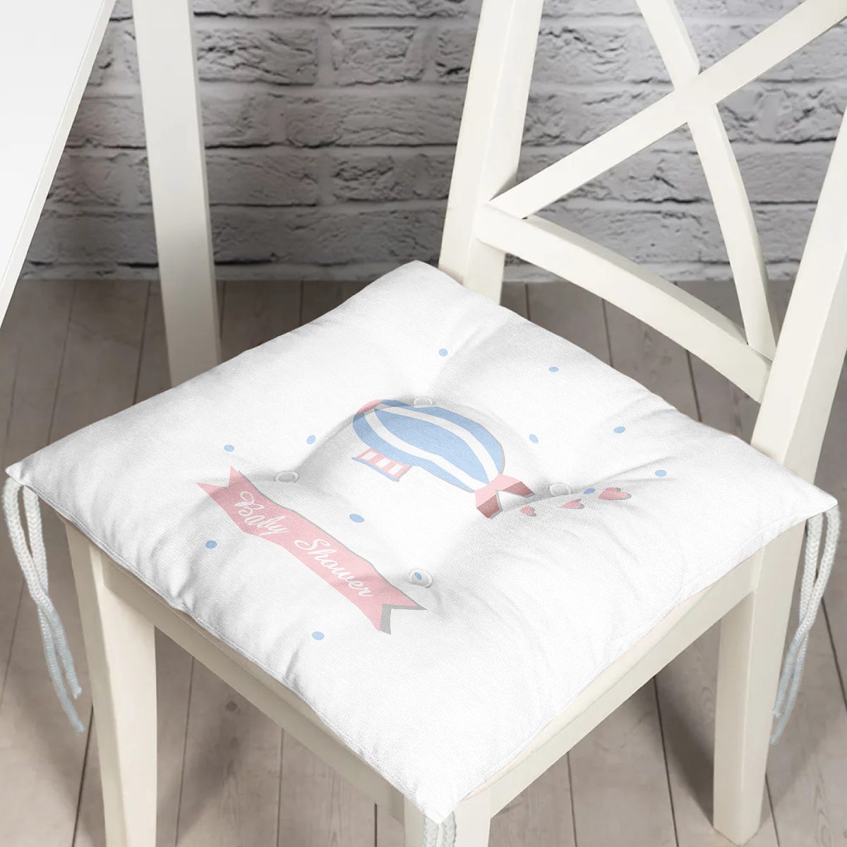 Realhomes Beyaz Zeminde Balon Tasarımlı Modern Pofuduk Sandalye Minderi Realhomes