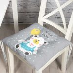 - Pofi-4456-Gorsel - Realhomes  Gri Zeminde Ayıcık Desenli Dijital Baskılı Bebek Odası Pofuduk Sandalye Minderi Realhomes