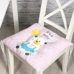 - Pofi-4457-Gorsel - Realhomes Pembe Zeminde Ayıcık Desenli Dijital Baskılı Bebek Odası Pofuduk Sandalye Minderi Realhomes