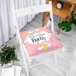 - Pofi-4458-Gorsel-1 - Realhomes  Pembe Zemin Baby Shower Temalı Özel Tasarımlı Dijital Baskılı Çocuk Odası Pofuduk Sandalye Minderi Realhomes
