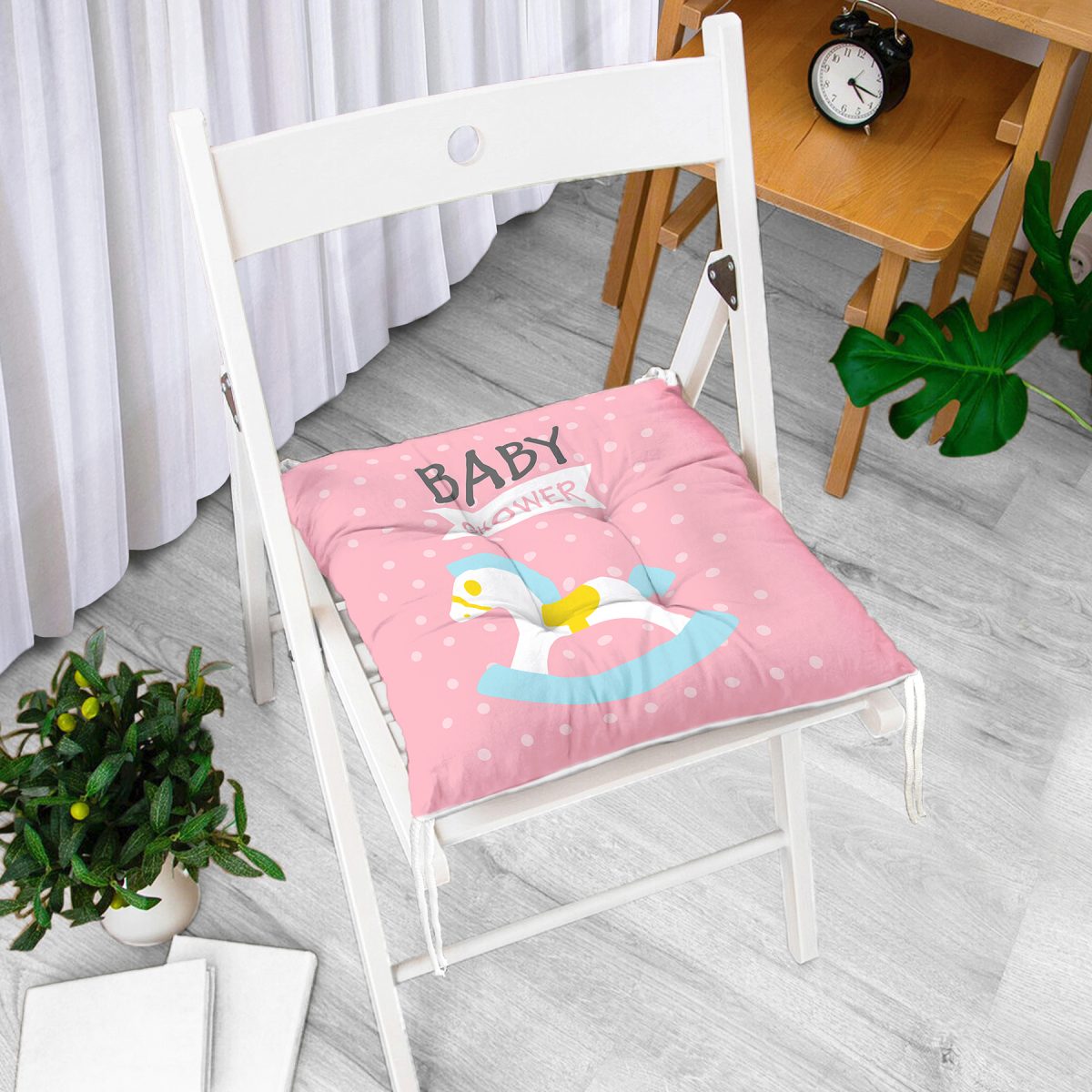 Pembe Zeminde Baby Shower Temalı Desenli Bebek Odası Pofuduk Sandalye Minderi Realhomes