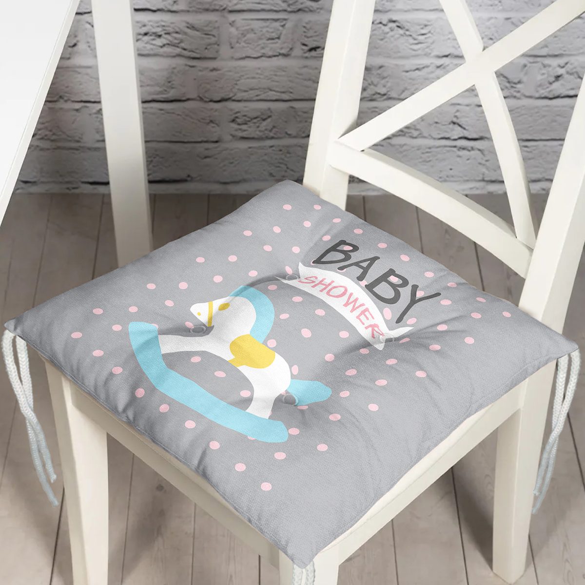Gri Zeminde Baby Shower Temalı Desenli Bebek Odası Pofuduk Sandalye Minderi Realhomes