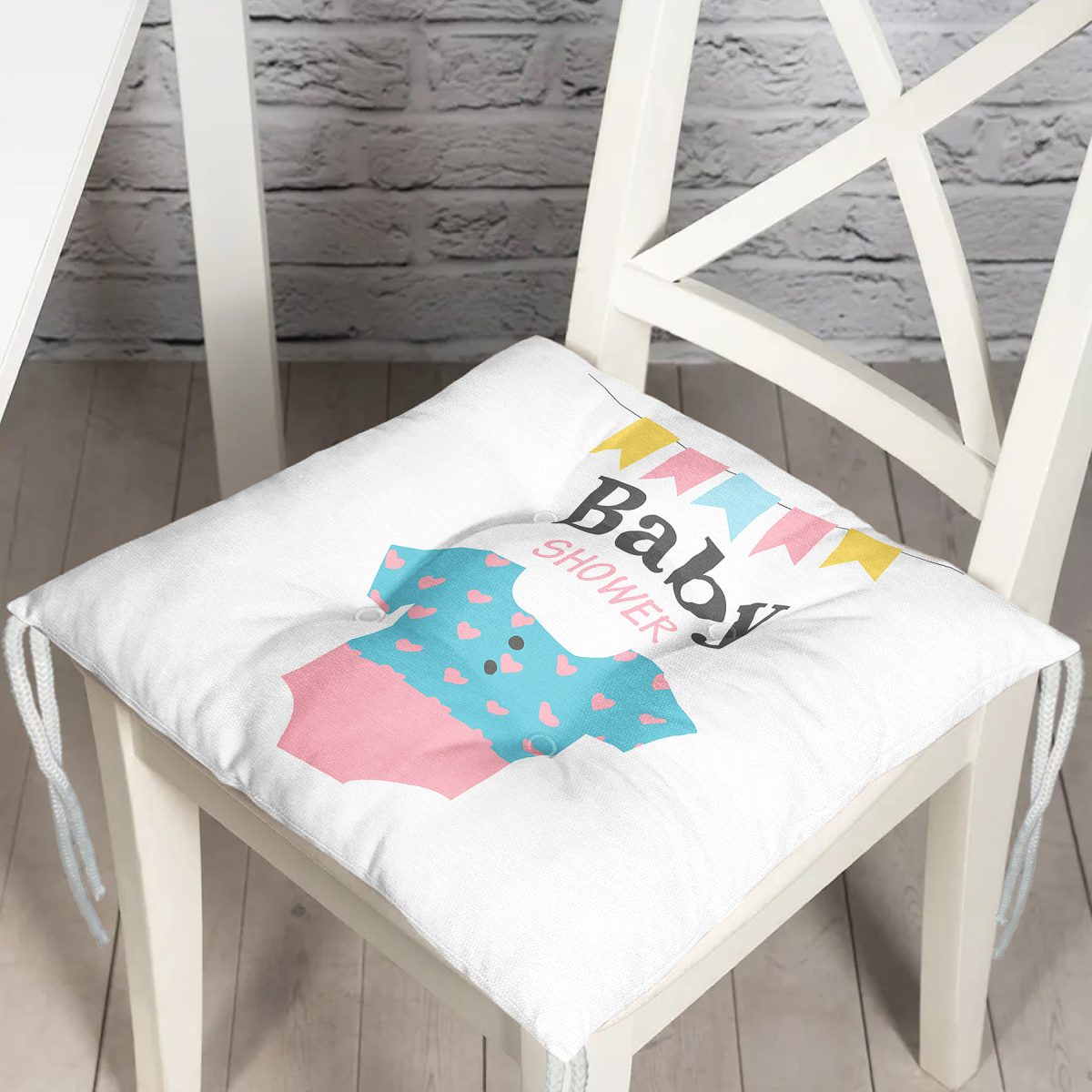 Beyaz Zemin Bebek Kıyafeti Baby Shower Tasarımlı Dijital Baskılı Çocuk Odası Pofuduk Sandalye Minderi Realhomes