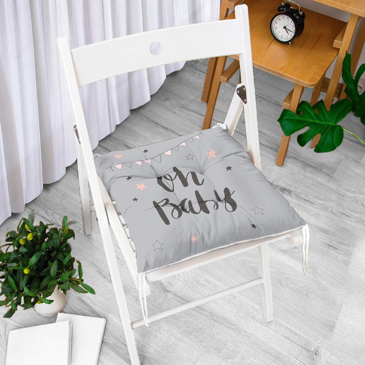 Gri Zemin Oh Baby Yazılı Özel Tasarımlı Dijital Baskılı Çocuk Odası Pofuduk Sandalye Minderi Realhomes