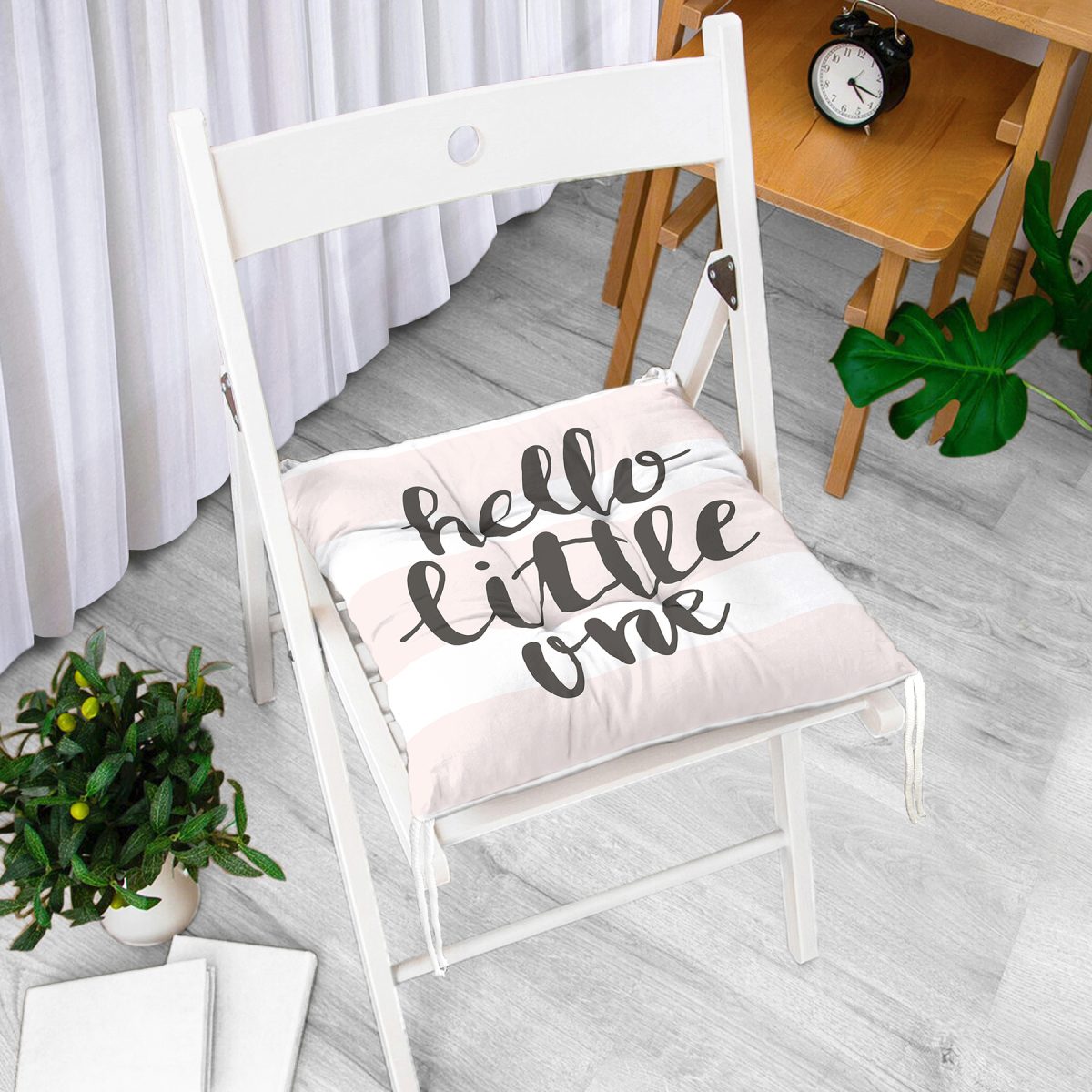 Hello Little One Yazılı Özel Tasarımlı Dijital Baskılı Çocuk Odası Pofuduk Sandalye Minderi Realhomes