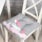 - Pofi-4548-Gorsel - Realhomes Gri Zeminli Unicorn Desenli Özel Tasarımlı Dijital Baskılı Çocuk Odası Pofuduk Sandalye Minderi Realhomes