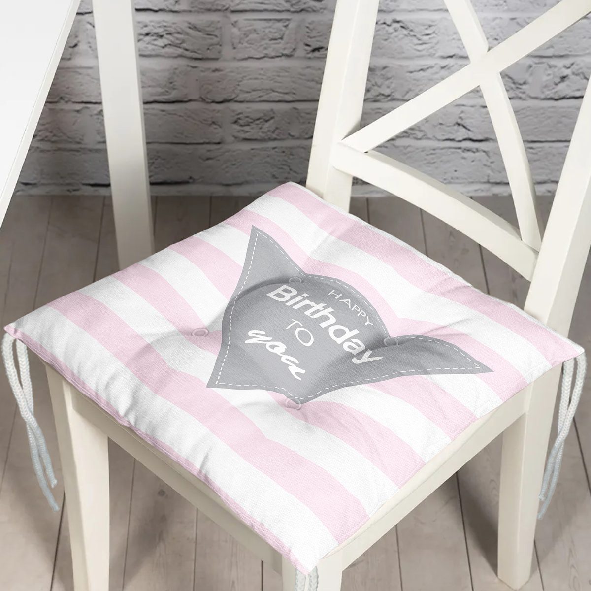 Pembe Çizgili Doğum Günü Temalı Özel Tasarımlı Dijital Baskılı Çocuk Odası Pofuduk Sandalye Minderi Realhomes