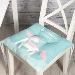 - Pofi-4559-Gorsel - Realhomes Yeşil Zemin Doğum Günü Temalı Unicorn Desenli Özel Tasarımlı Dijital Baskılı Çocuk Odası Pofuduk Sandalye Minderi Realhomes