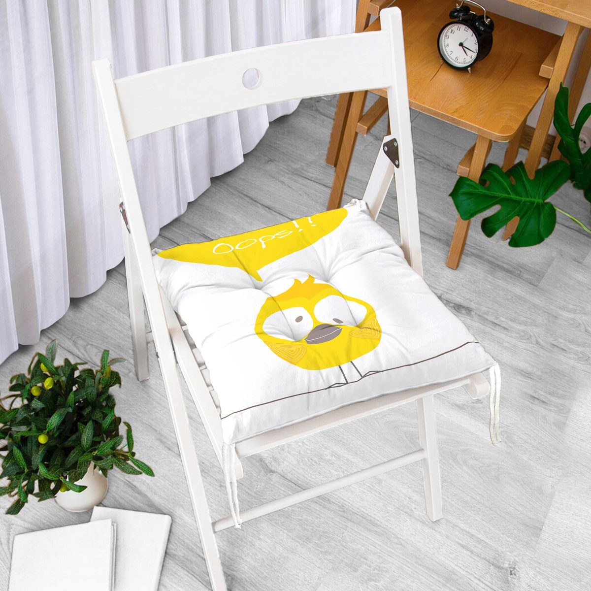 Sarı Kuş Motifli Dijital Baskılı Çocuk Odası Pofuduk Sandalye Minderi Realhomes