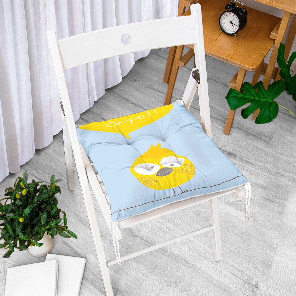 Mavi Zeminde Sarı Kuş Motifli Dijital Baskılı Çocuk Odası Pofuduk Sandalye Minderi Realhomes