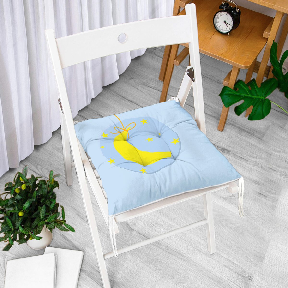 Mavi Zemin Ay Desenli Baby Shower Özel Tasarımlı Dijital Baskılı Çocuk Odası Pofuduk Sandalye Minderi Realhomes
