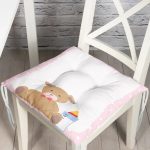 - Pofi-4606-Gorsel - Realhomes Ayıcık Ve Biberon Desenli Özel Tasarımlı Dijital Baskılı Çocuk Odası Pofuduk Sandalye Minderi Realhomes