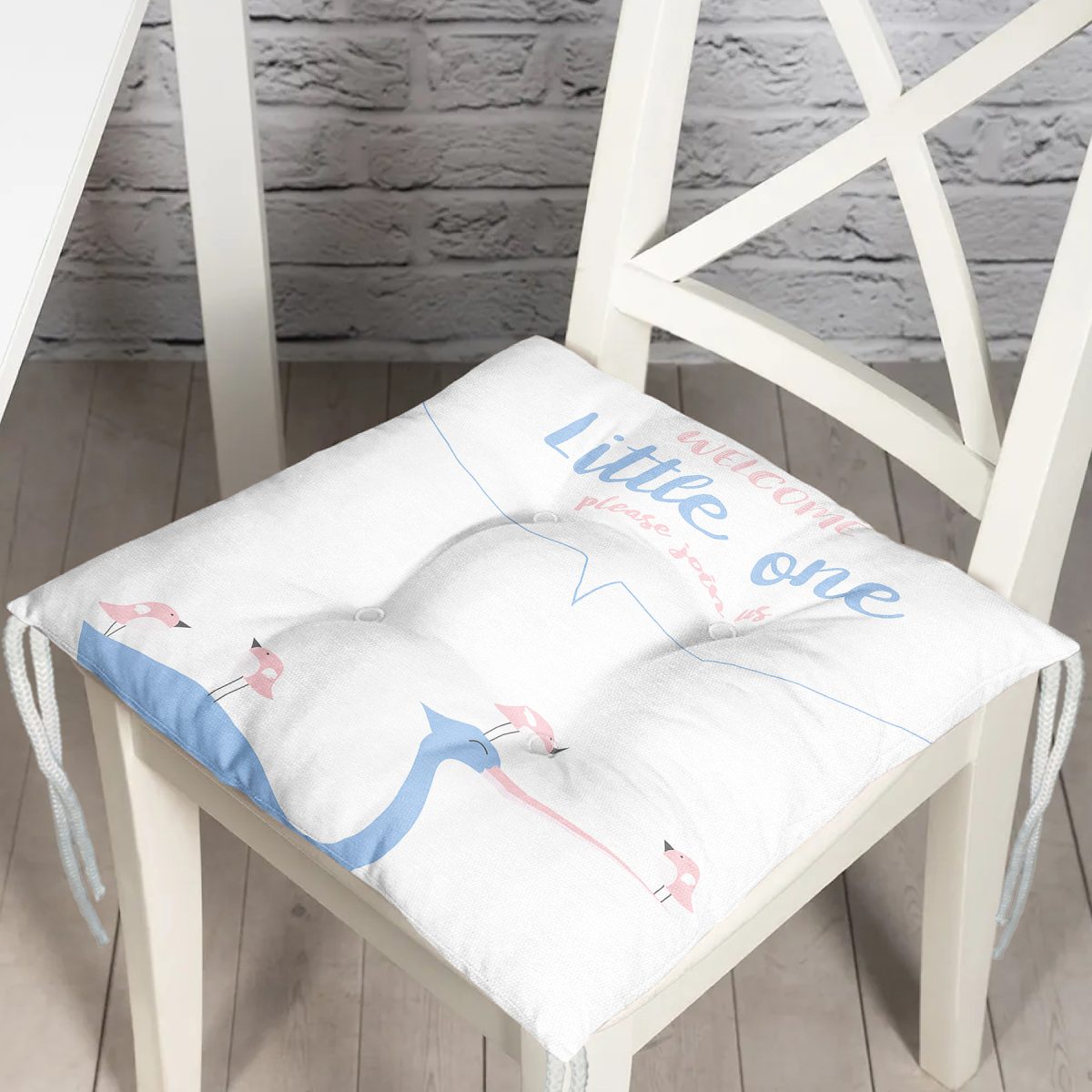 Beyaz Zemin Pelikan Ve Kuş Desenli Özel Tasarımlı Dijital Baskılı Çocuk Odası Pofuduk Sandalye Minderi Realhomes