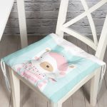 - Pofi-4669-Gorsel - Realhomes  Welcome A Little Boy Yazılı Özel Tasarımlı Dijital Baskılı Çocuk Odası Pofuduk Sandalye Minderi Realhomes