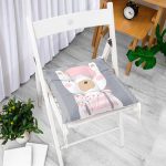 - Pofi-4669g-Gorsel-1 - Realhomes Gri Çizgili Zemin Şapkalı Ayıcık Desenli Dijital Baskılı Modern Pofuduk Sandalye Minderi Realhomes