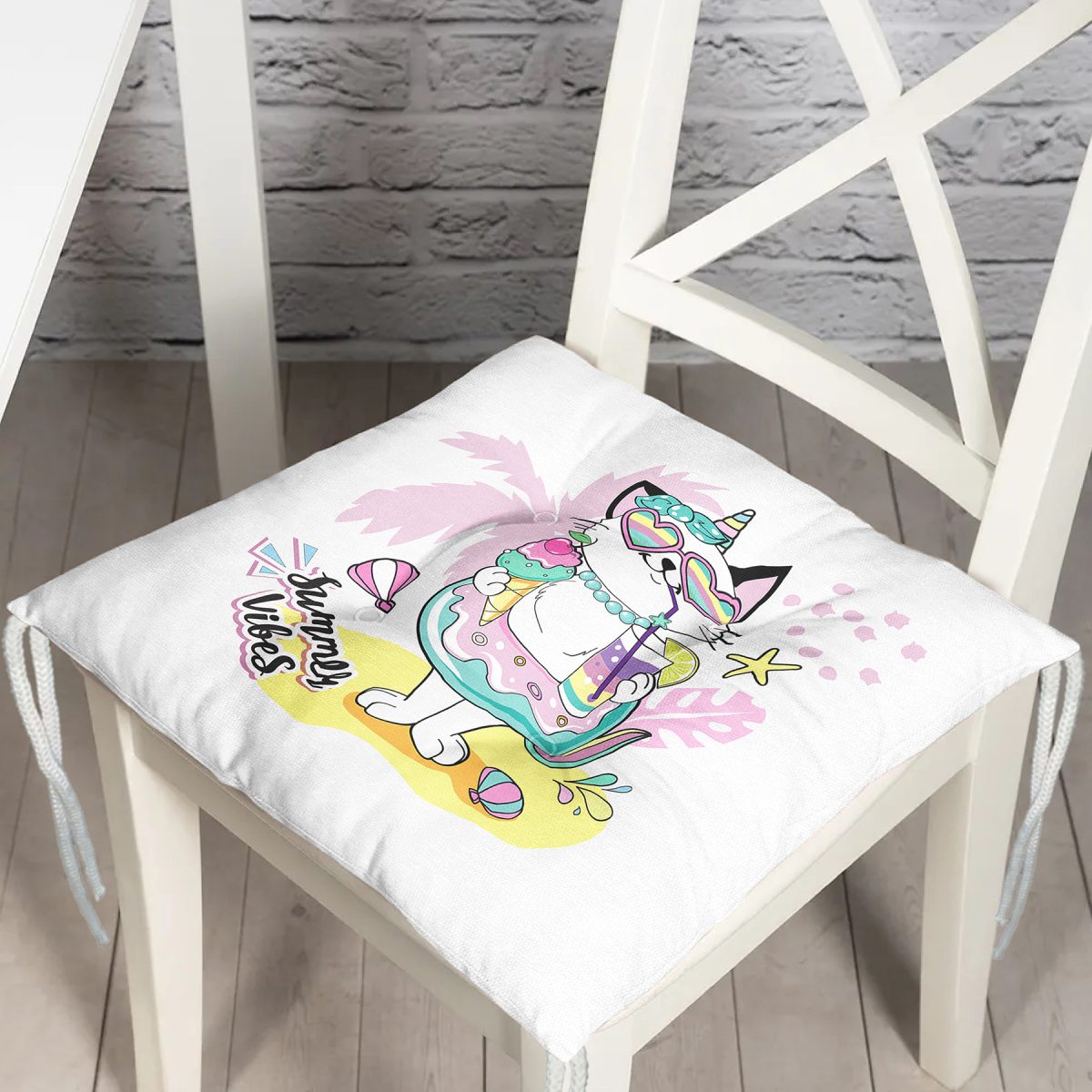 Beyaz Zemin Tatil Temalı Sevimli Kedi Desenli Dijital Baskılı Modern Pofuduk Sandalye Minderi Realhomes