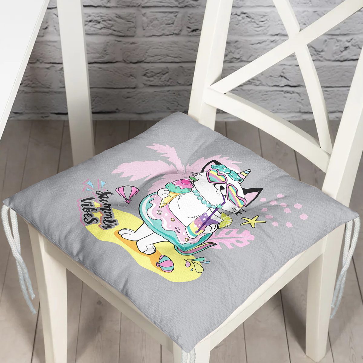 Gri Zeminli Tatil Temalı Sevimli Kedi Desenli Dijital Baskılı Modern Pofuduk Sandalye Minderi Realhomes