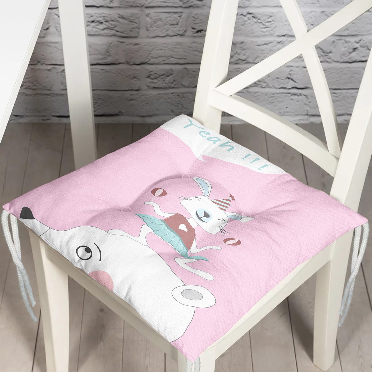 Pembe Zeminde Sevimli Sirk Tavşanı Çocuk Odası Pofuduk Sandalye Minderi Realhomes