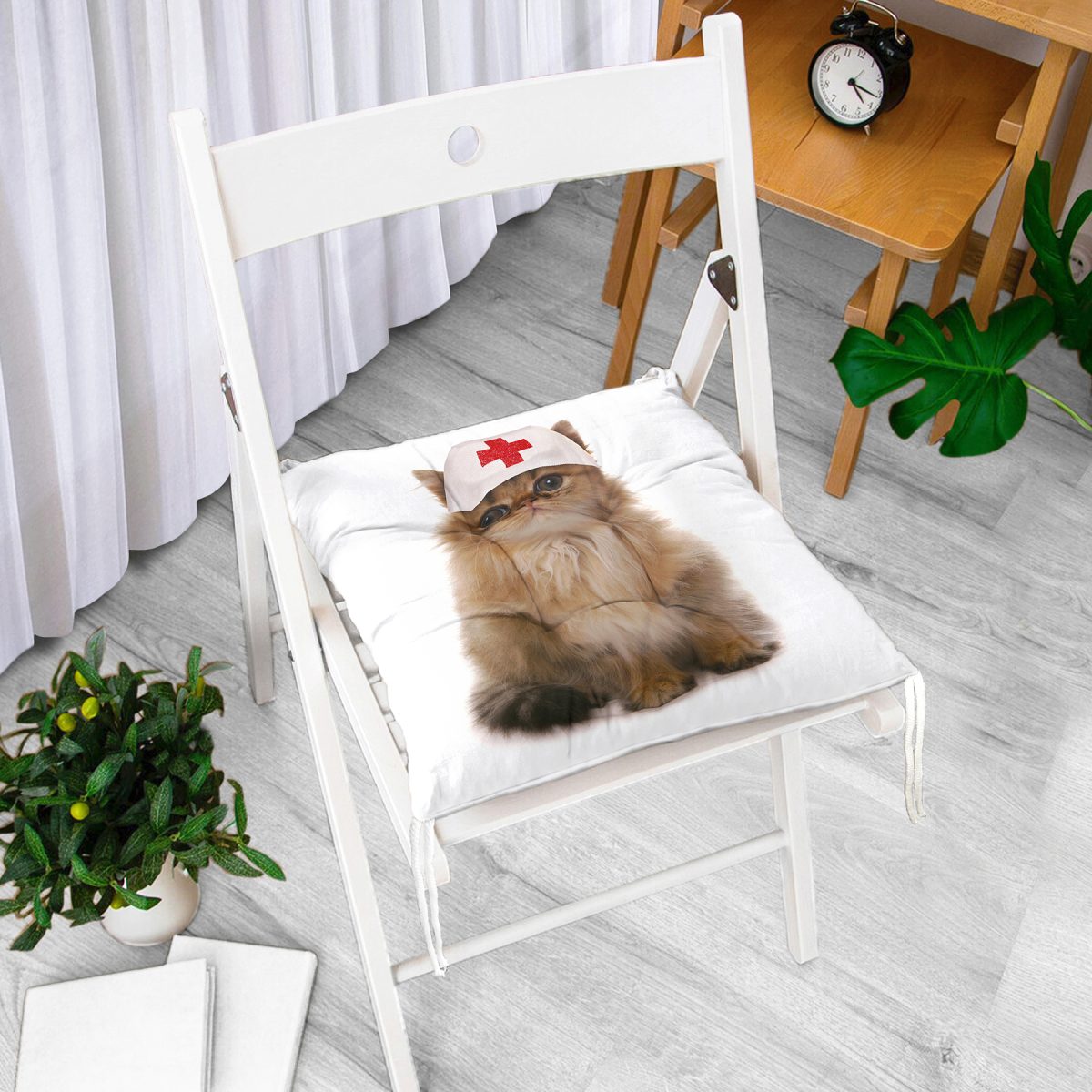Hemşire Şapkalı Sevimli Kedi Dijital Baskılı Modern Pofuduk Sandalye Minderi Realhomes