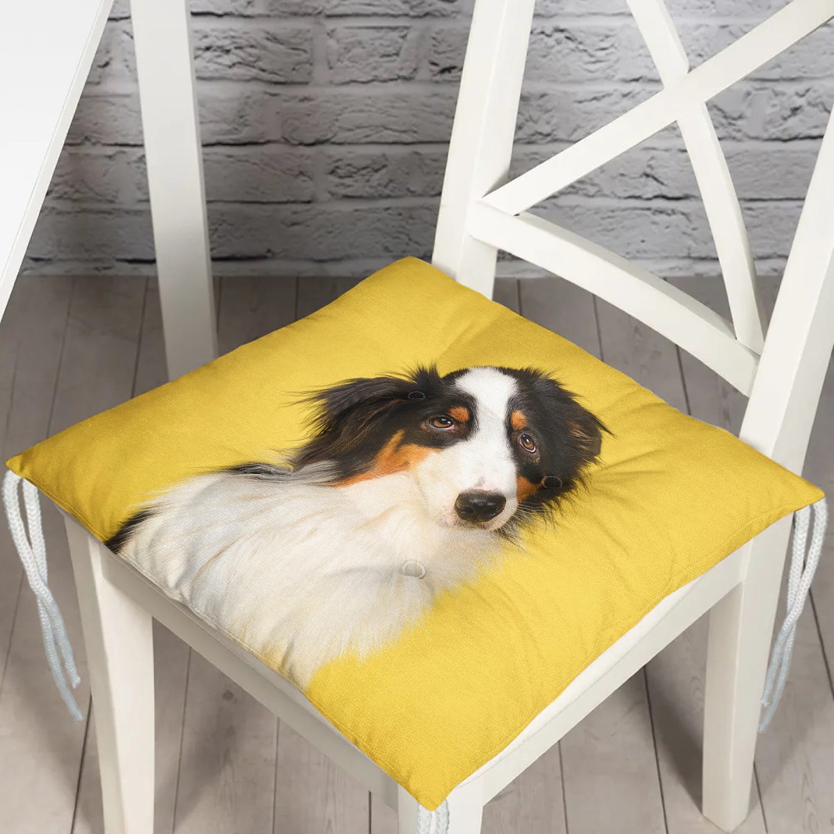 Sarı Zeminli Köpek Dijital Baskılı Modern Pofuduk Sandalye Minderi Realhomes