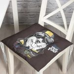 - Pofi-5664-Gorsel - Realhomes  Brave Dog Pilot Motifli Dijital Baskılı Modern Pofuduk Sandalye Minderi Realhomes