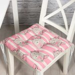 - Pofi-5668-Gorsel - Realhomes Pembe Çizgi Üzerinde Kedicikler Modern Pofuduk Sandalye Minderi Realhomes