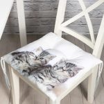 - Pofi-5679-Gorsel - Realhomes Yavru Kedi Desenli Modern Pofuduk Sandalye Minderi Realhomes