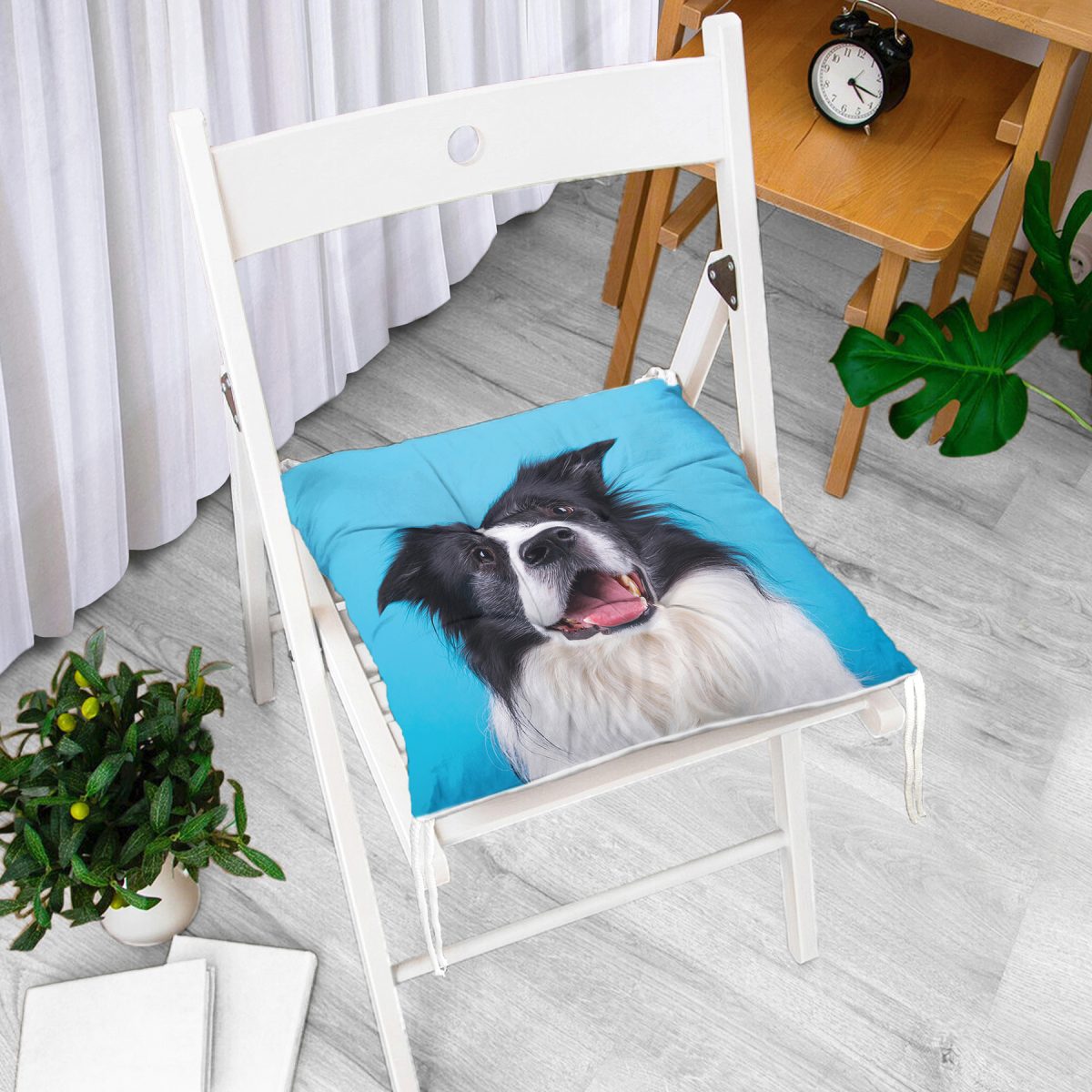 Mavi Zeminde Sevimli Köpek Dijital Baskılı Modern Pofuduk Sandalye Minderi Realhomes