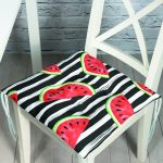 - Pofi-6204-Gorsel - Realhomes Çizgili Zemin Ve Karpuzlu Dijital Baskılı Modern Pofuduk Sandalye Minderi Realhomes