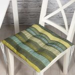 - Pofi-6573-Gorsel - Realhomes Yeşil Ve Krem Motifli Tasarım Dijital Baskılı Modern Pofuduk Sandalye Minderi Realhomes