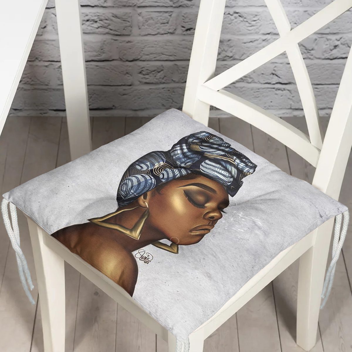 Realhomes Gri Zeminde Etnik Afrikan Woman Tasarımlı Pofuduk Sandalye Minderi Realhomes