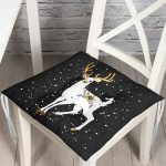 - Pofi-7146-Gorsel - Realhomes Siyah Zeminde Geyik Desenli Dijital Baskılı Modern Pofuduk Sandalye Minderi Realhomes