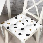 - Pofi-7151-Gorsel - Realhomes Beyaz Zeminde Gold Ve Siyah Renkli Pauntiyeler Dijital Baskılı Modern Pofuduk Sandalye Minderi Realhomes