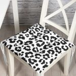 - Pofi-7184-Gorsel - Realhomes Renkli Zemin Üzerinde Onedraw Çizimli Dijital Baskılı Modern Pofuduk Sandalye Minderi Realhomes