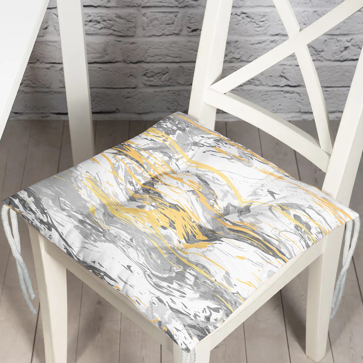 Gri Zemin Üzerinde Gold Detaylı Soft Çizim Desenli Dijital Baskılı Modern Pofuduk Sandalye Minderi Realhomes