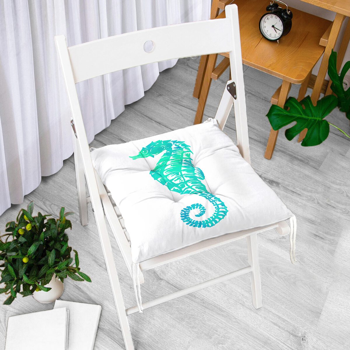Beyaz Zeminde Yeşil Renkli Deniz Atı Desenli Dijital Baskılı Modern Pofuduk Sandalye Minderi Realhomes