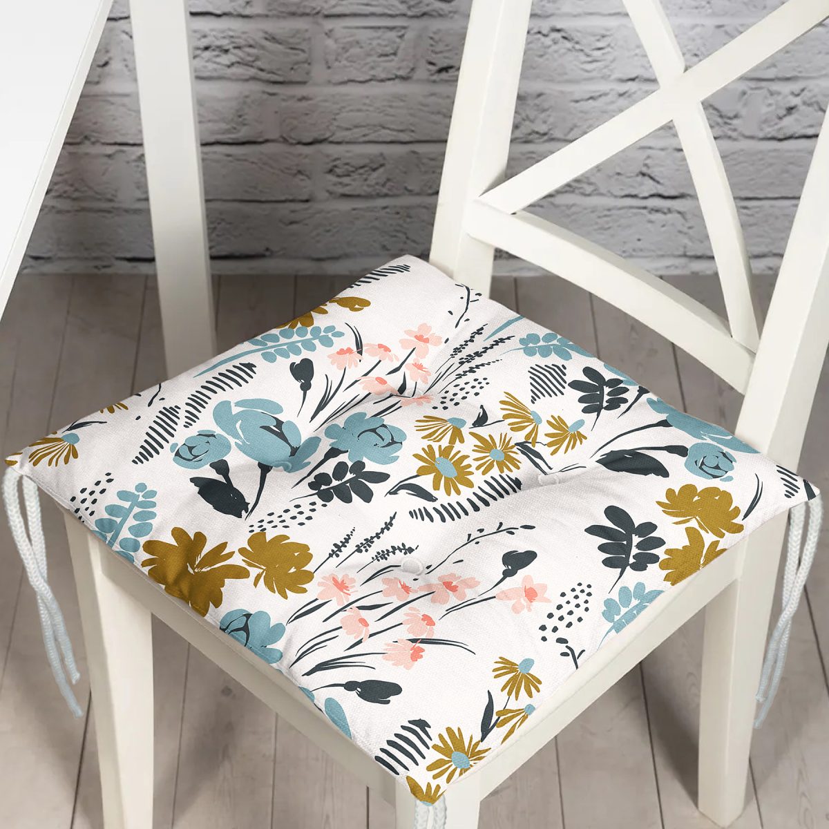 Beyaz Zeminde Rengarenk Çiçek Desenli Dijital Baskılı Modern Pofuduk Sandalye Minderi Realhomes