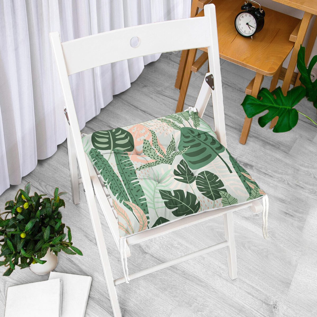 Soft Renkli Zemin Üzerinde Koyu Renkli Yaprak Desenli Dijital Baskılı Modern Pofuduk Sandalye Minderi Realhomes