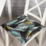 - Pofi-7303-Gorsel - Realhomes  Siyah Zemin Üzerinde Yaprak Desenli Dijital Baskılı Modern Pofuduk Sandalye Minderi Realhomes
