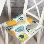 Beyaz Zemin Üzerinde Yaprak Desenli Dijital Baskılı Modern Pofuduk Sandalye Minderi Realhomes