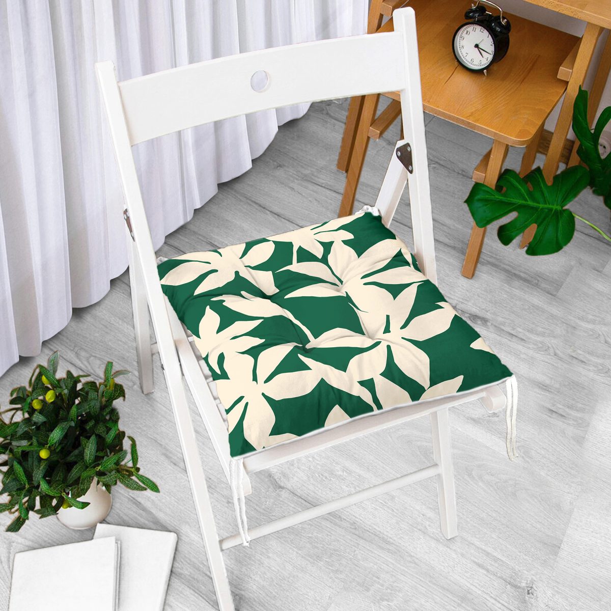 Yeşil Zeminde Yaprak Desenli Dijital Baskılı Modern Pofuduk Sandalye Minderi Realhomes