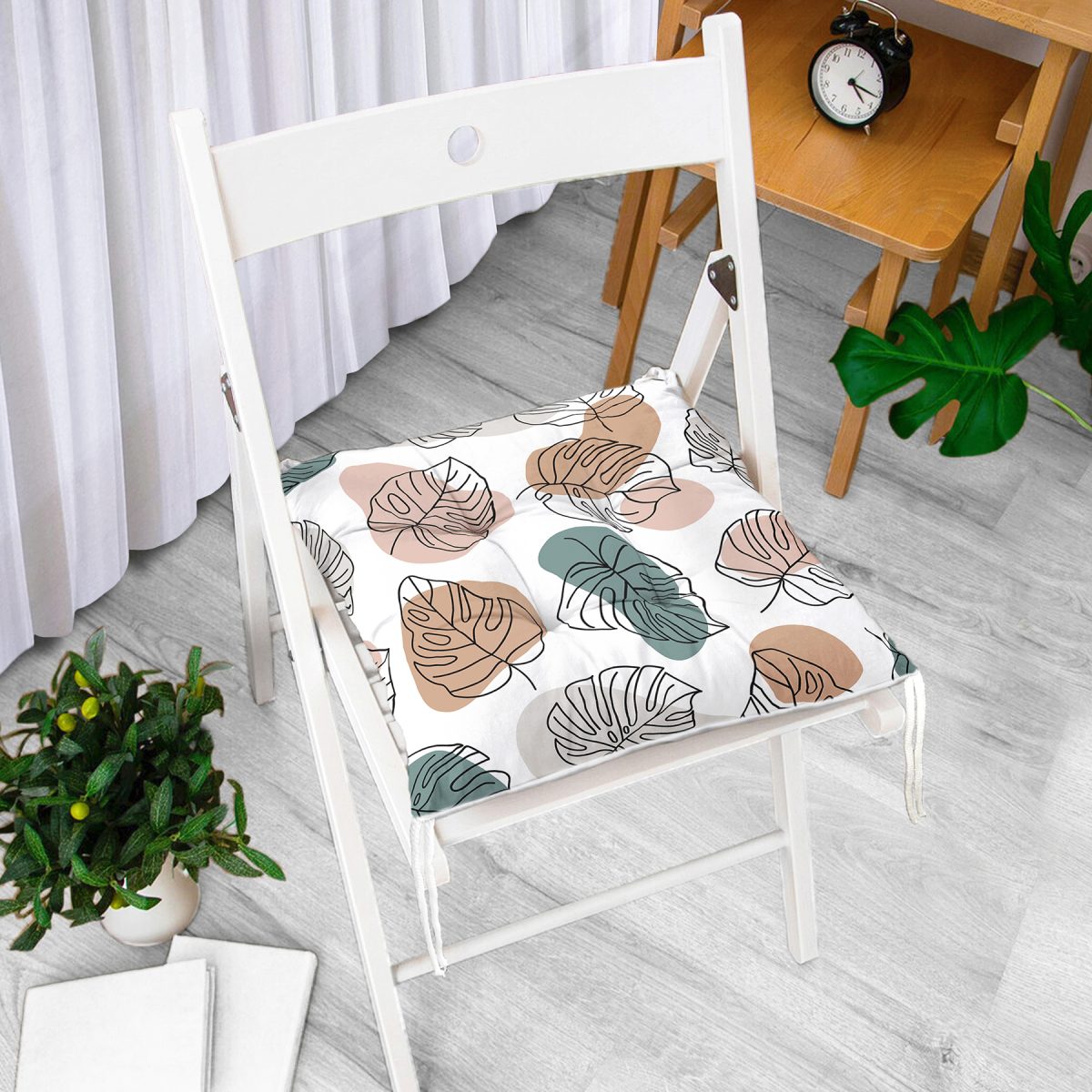 Beyaz Zeminli Onedraw Çizimli Yaprak Motifli Dijital Baskılı Modern Pofuduk Sandalye Minderi Realhomes