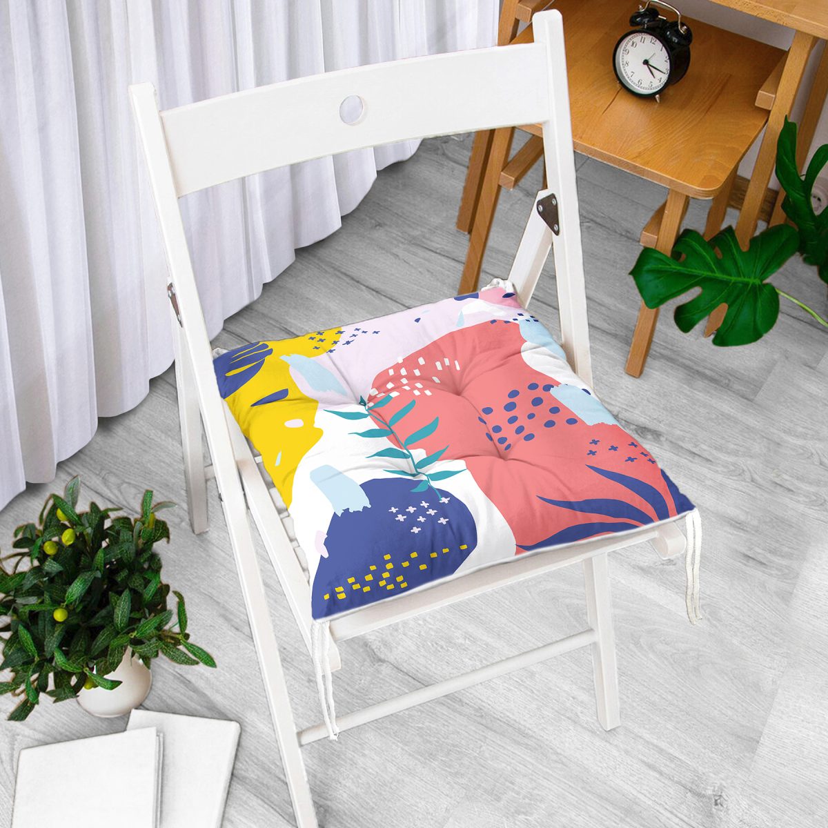 Beyaz Zemin Üzerinde Renkli Onedraw Çizimli Dijital Baskılı Modern Pofuduk Sandalye Minderi Realhomes