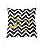 - Pofi-7700-Gorsel-2 - Realhomes Beyaz Zemin Üzerinde Gold Detaylı Siyah Zikzak Dijital Baskılı Modern Pofuduk Sandalye Minderi Realhomes