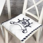 - Pofi-7726-Gorsel - Realhomes  Beyaz Zemin Üzerinde Modern Dümen Desenli Dijital Baskılı Modern Pofuduk Sandalye Minderi Realhomes