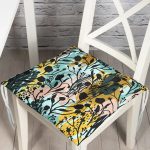 Beyaz Zemin Üzerinde Pastel Rengarenk Çiçek Desenli Dijital Baskılı Modern Pofuduk Sandalye Minderi Realhomes