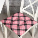 - Pofi-7933-Gorsel - Realhomes  Renkli Pastel Zemin Üzerinde Siyah Ekose Desenli Dijital Baskılı Modern Pofuduk Sandalye Minderi Realhomes