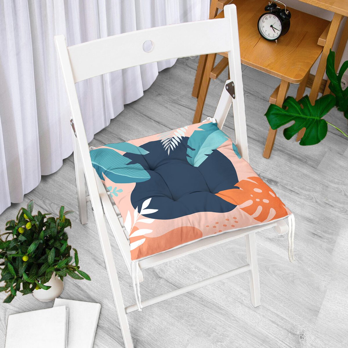 Renkli Zemin Üzerinde Pastel Yaprak Desenli Dijital Baskılı Modern Pofuduk Sandalye Minderi Realhomes