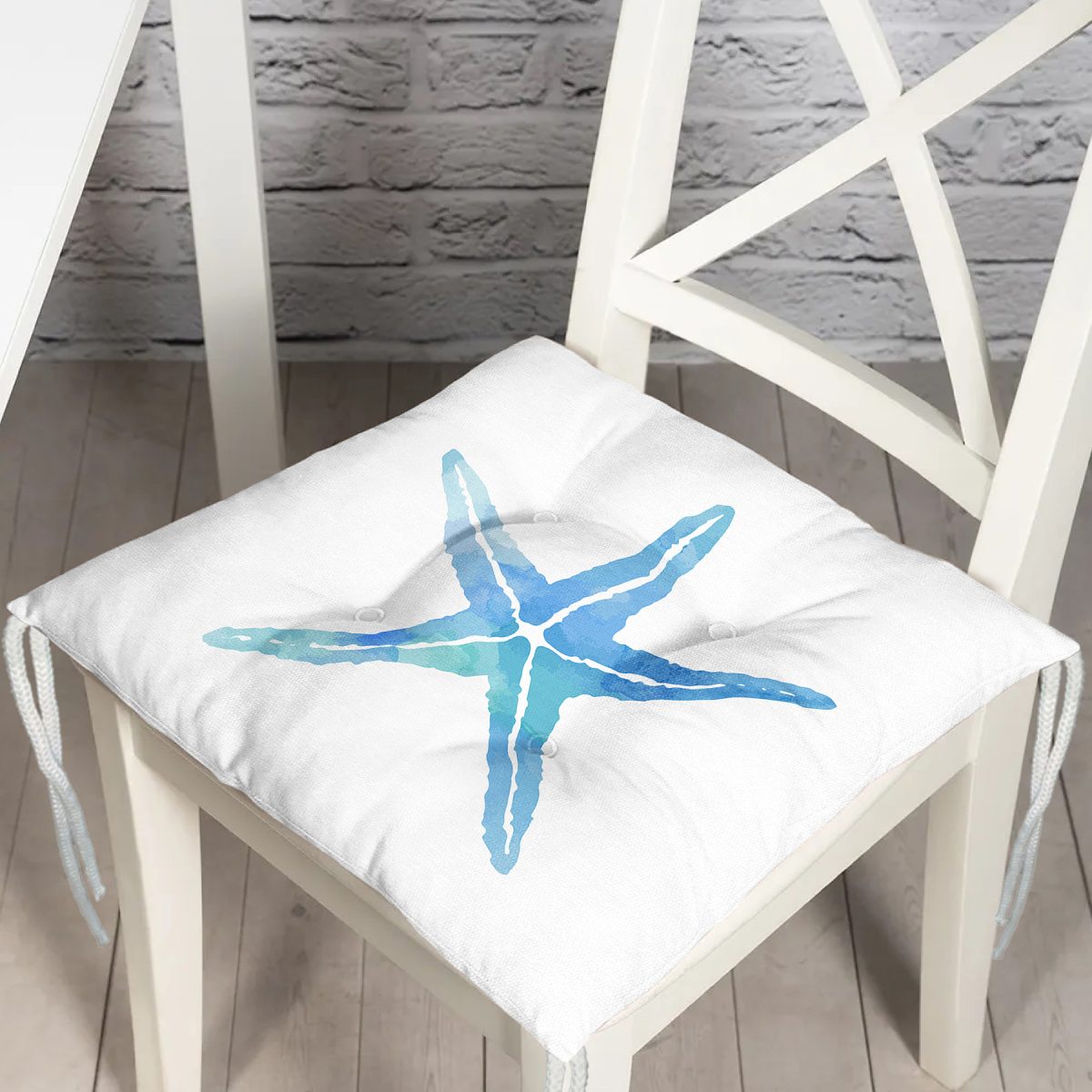 Beyaz Zemin Üzerinde Renkli Deniz Atı Desenli Dijital Baskılı Modern Pofuduk Sandalye Minderi Realhomes